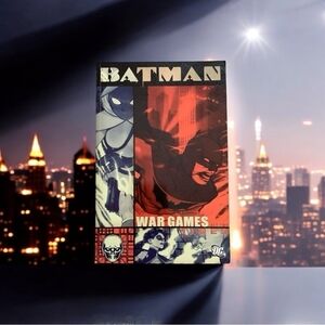 Comics Book DC Comics BATMAN War Games Act Two Tides Paperback Book